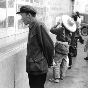 Lecture des dernières nouvelles, Kunming, Yunnan [Chine] - 1992